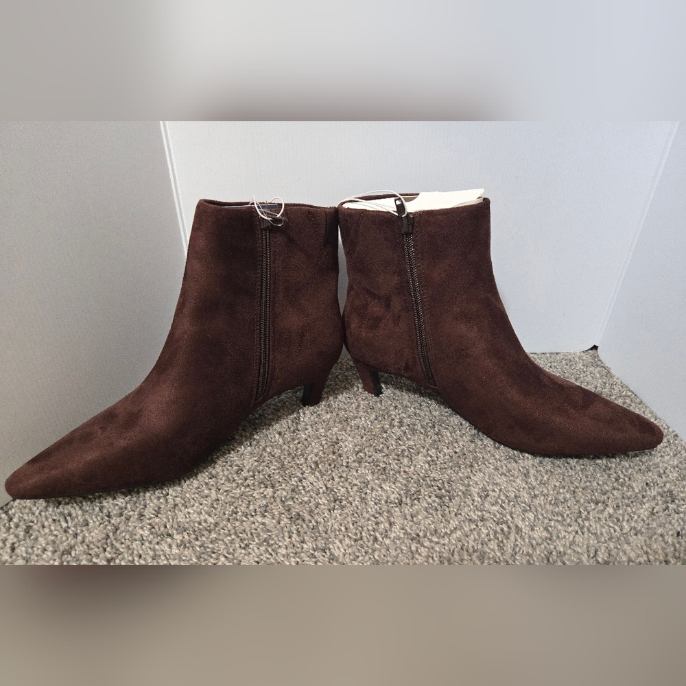 Brown Faux Suede Boots, Zips Up the Side, Universal Thread, Sz8.5, New With Tags - Picture 3 of 10